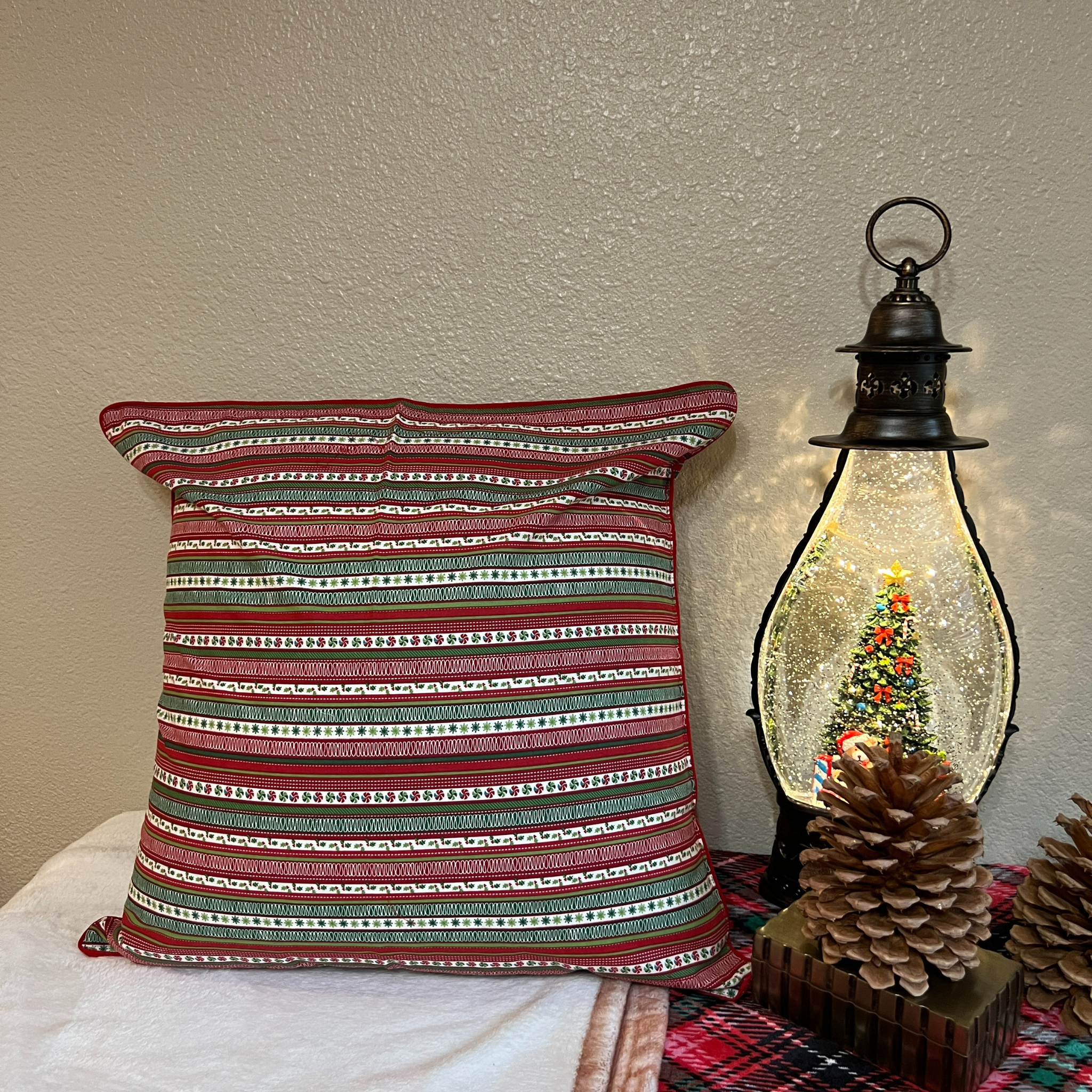 Red & Green Classic Design Cushion Covers